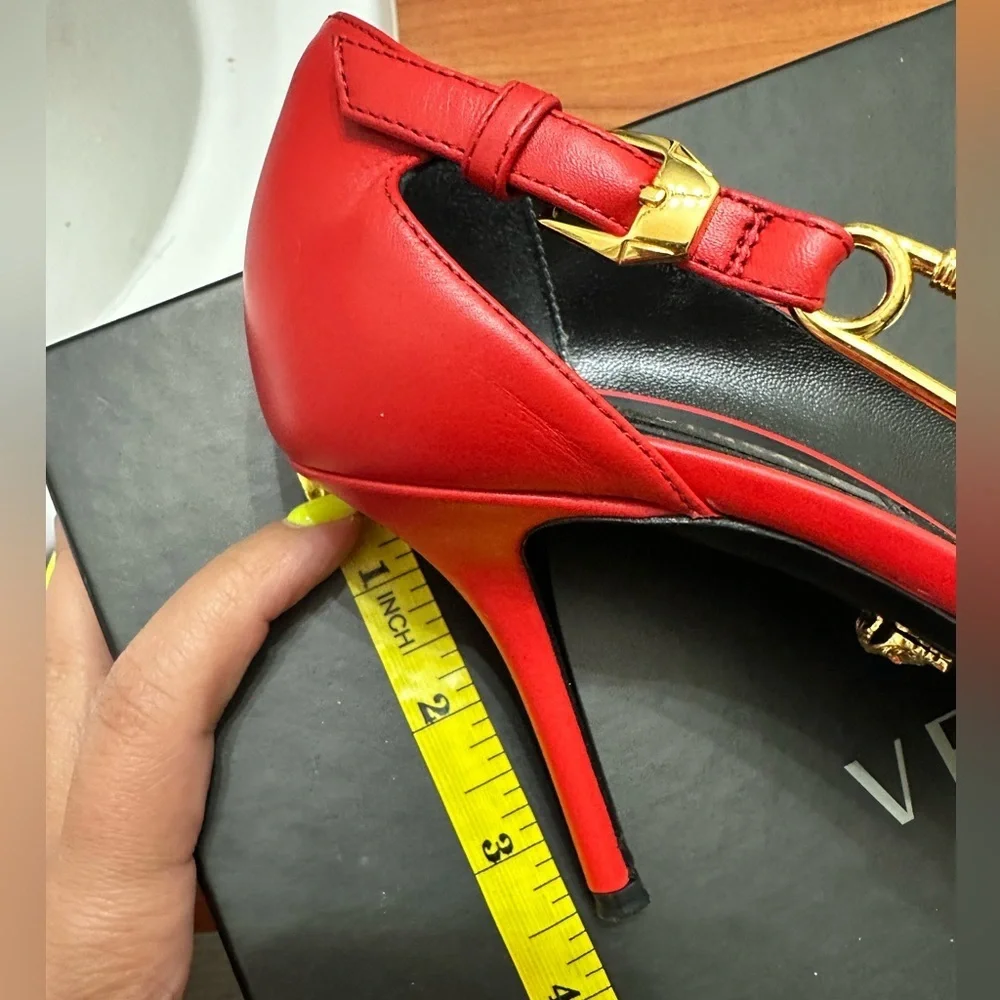 AUTHENTIC Versace red 100% leather women’s “safety pin” pump size 8 - Picture 8 of 9